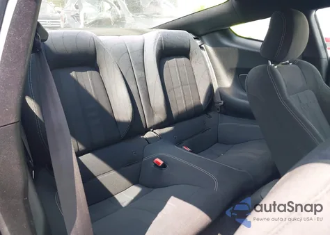 2018 Ford Mustang Ecoboost z USA, uszkodzony, nr VIN 1FA6P8TH8J5176892